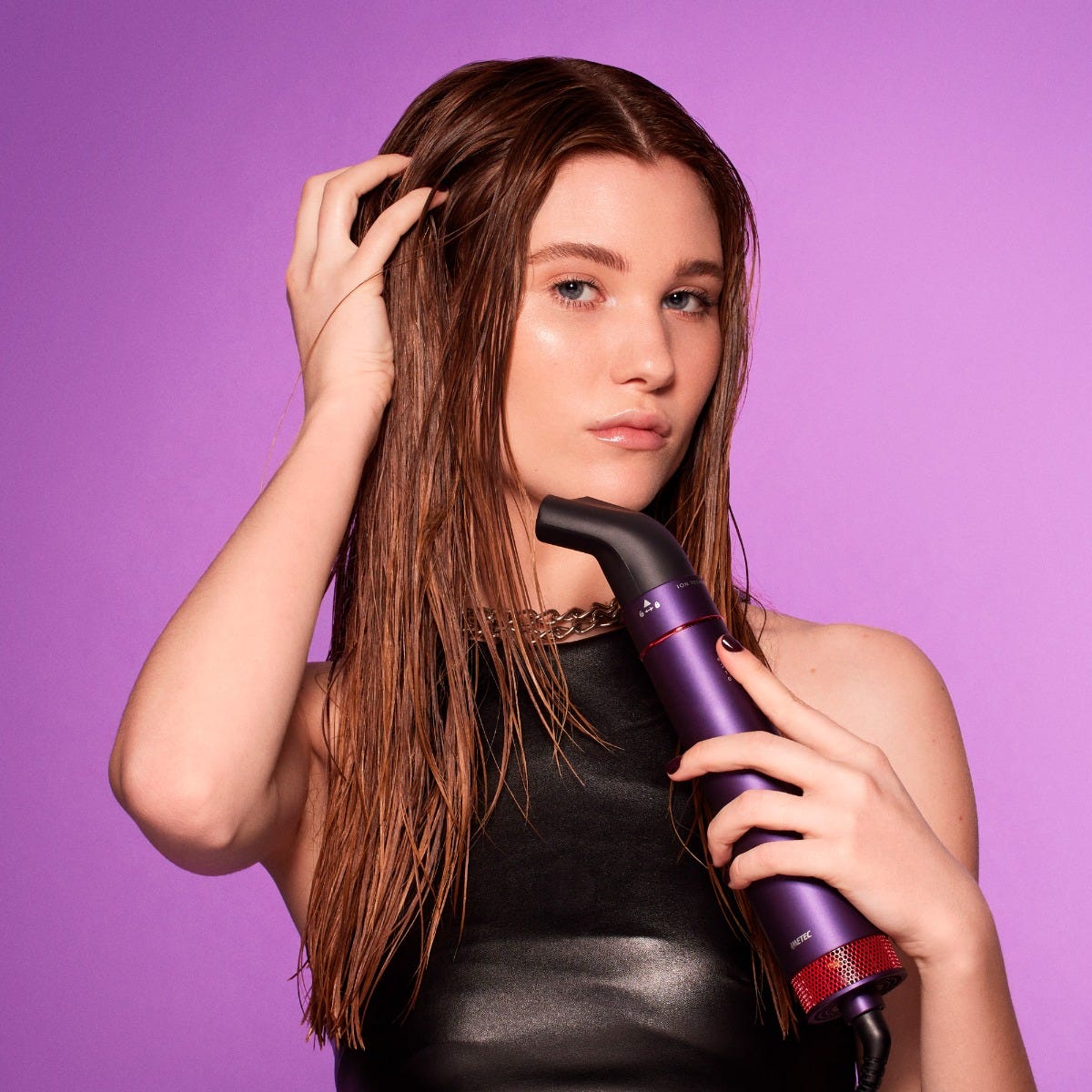 Spazzola ad aria calda con Ceramic Diamond & Keratin Cyber Glam