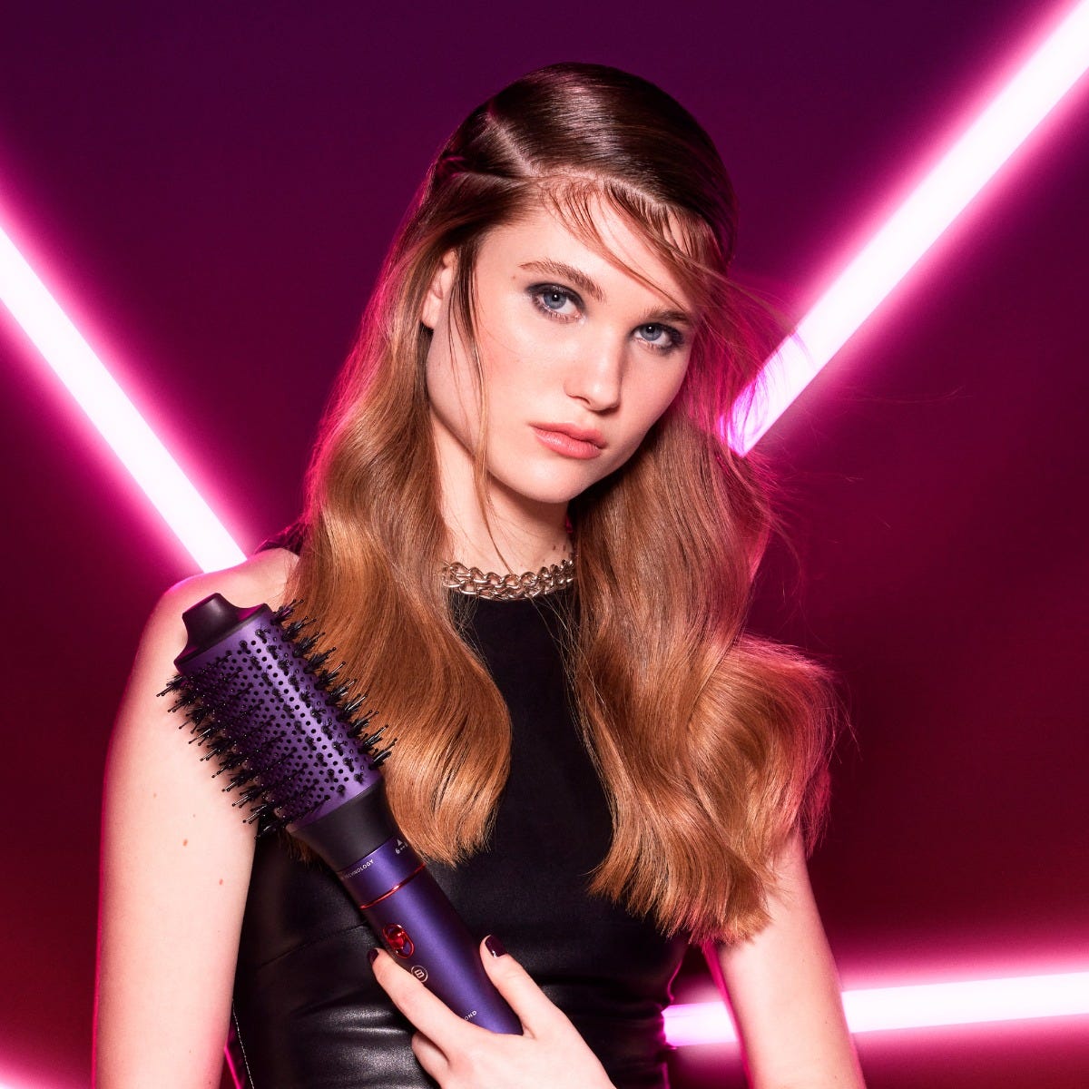 Spazzola ad aria calda con Ceramic Diamond & Keratin Cyber Glam